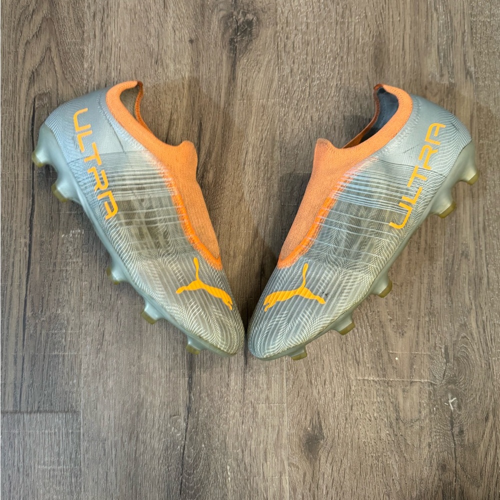 Puma Ultra Laceless Siccer Cleats